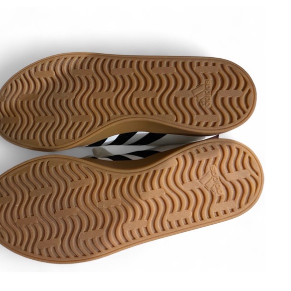 Adidas Women’s White and Black Sneakers with ribbon laces 7.5 - Picture 4 of 6